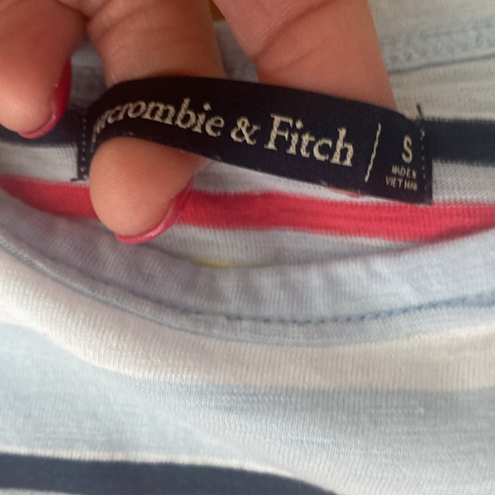 Abercrombie & Fitch striped, short sleeve pocket tee - Picture 4 of 10